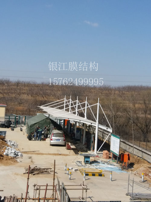 棲霞服務(wù)區(qū)充電樁車棚.jpg